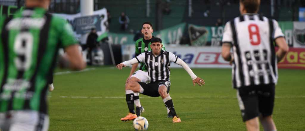 Gimnasia empató con Nueva Chicago y perdió el liderazgo