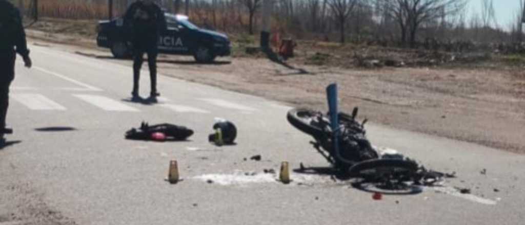 Un motociclista est&aacute; grave tras chocar de atr&aacute;s contra un cami&oacute;n en Jun&iacute;n