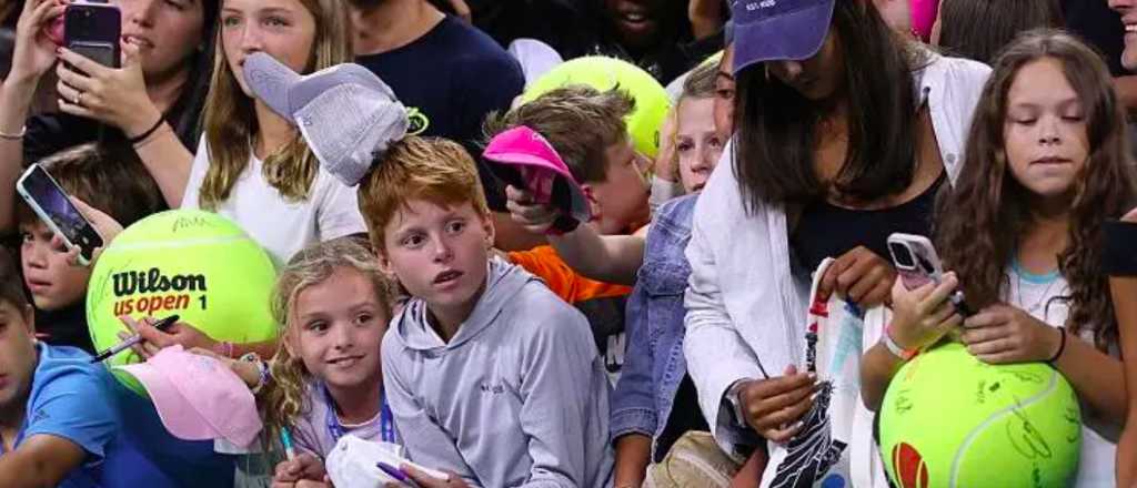 US Open: un hombre causó indignación al arrebatarle una gorra a un niño 