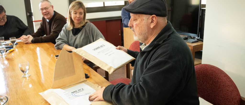 Doce ofertas para construir la Ruta Provincial 35