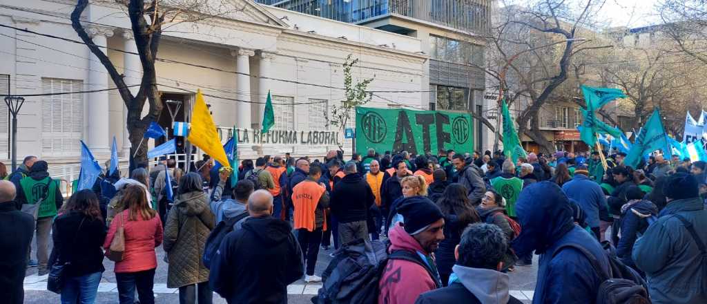Gremios contra los cambios en el Estatuto del Empleado Público