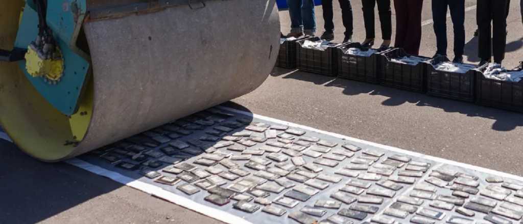 Piden reutilizar celulares de las cárceles en un plan educativo