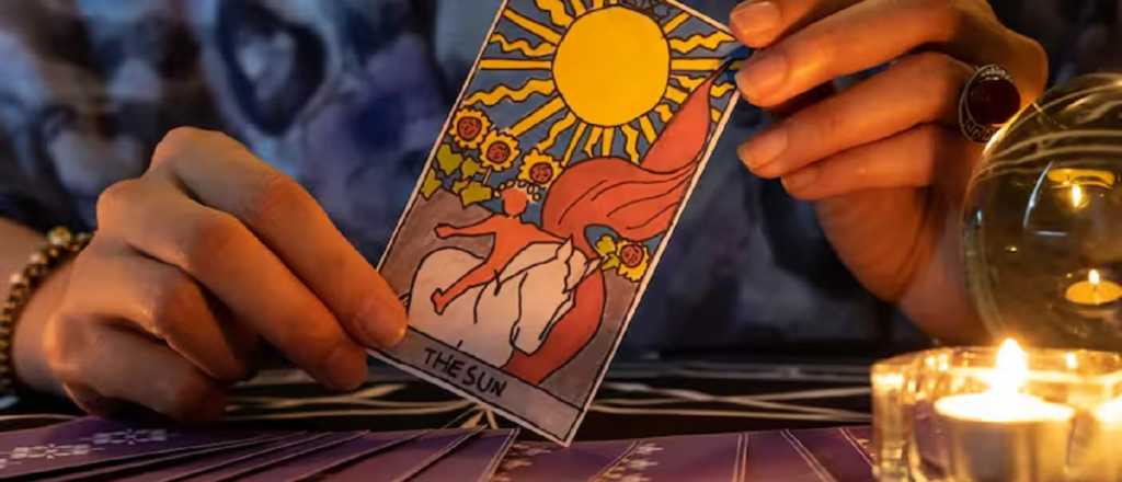 Tarot terapéutico: qué es, para qué sirve y por qué no predice el futuro