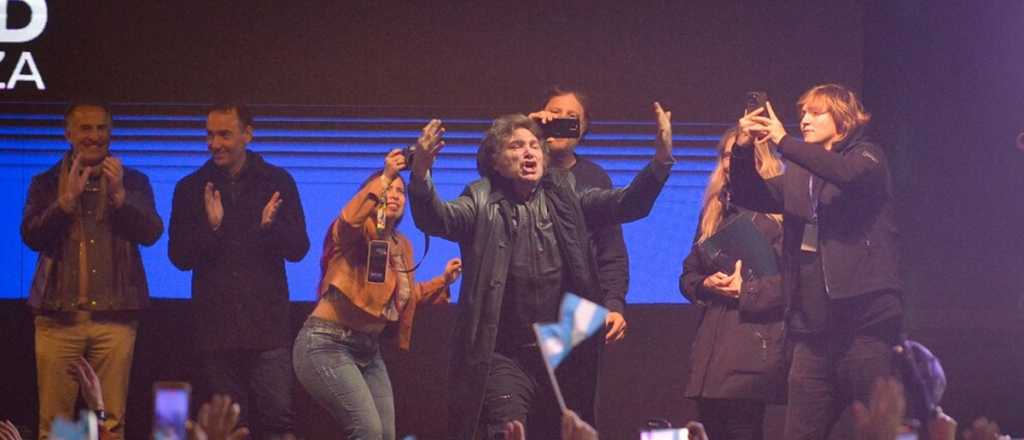 En la previa a las elecciones, Milei envió un violento mensaje al periodismo