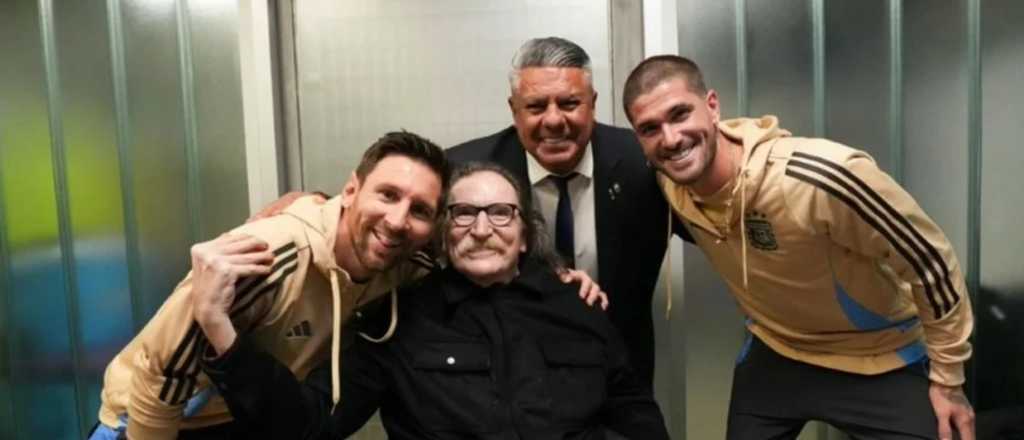 Charly bancó a Messi en el Monumental y se llevó un saludo inolvidable