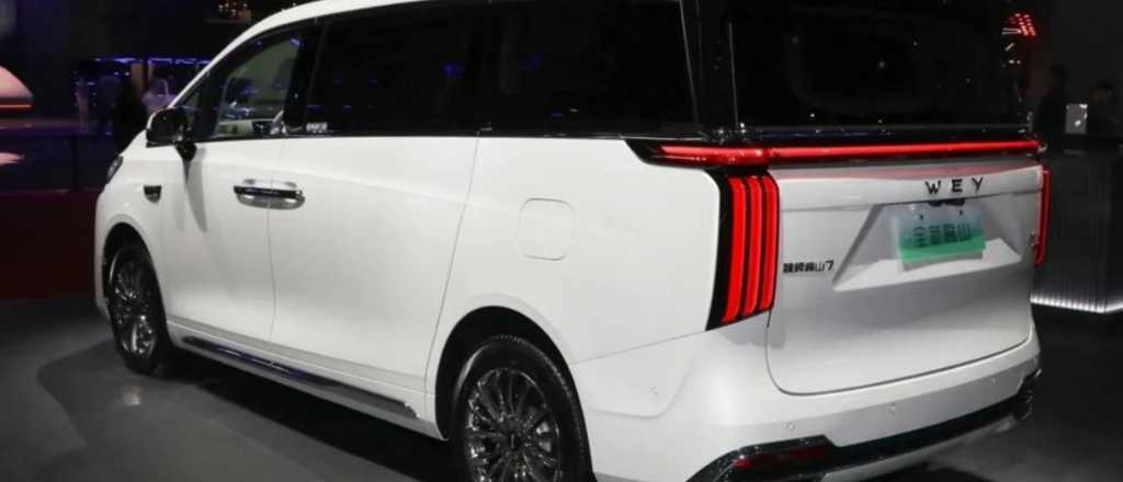 La nueva minivan china de GWM: lujo, 7 asientos y m&aacute;s de 450 caballos