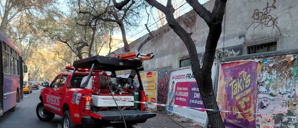 Videos: sigue el foco de incendio en la ex Casa de Gobierno de Mendoza