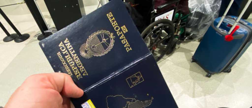 Pasaportes defectuosos: operativos del Renaper en aeropuertos