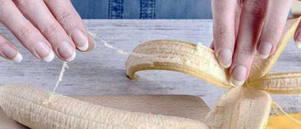 Qu&eacute; son los "hilitos" de la banana y por qu&eacute; aconsejan no sacarlos