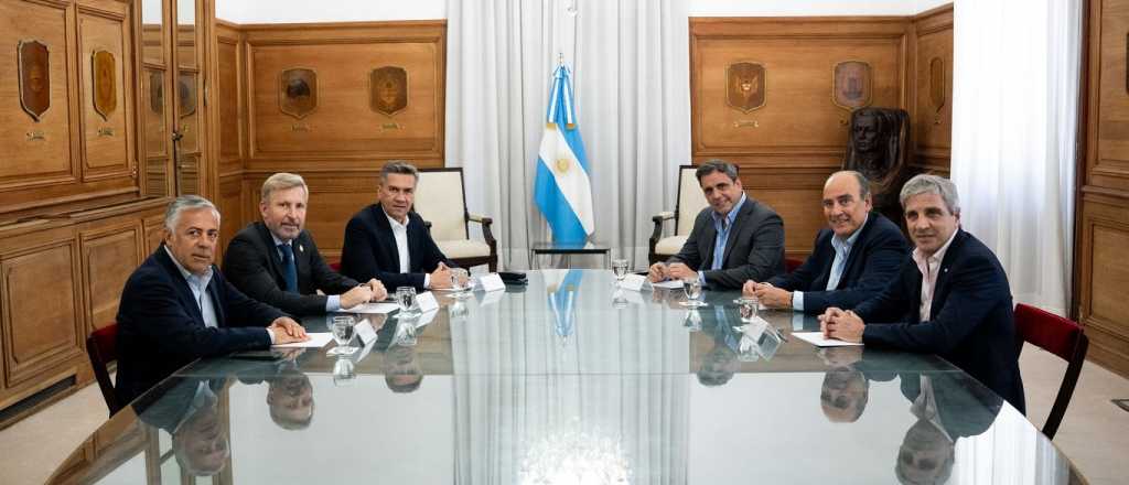 Cornejo y otros dos gobernadores estrenaron la "mesa federal" de Milei
