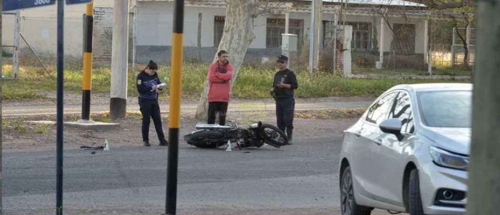 Dos motociclistas resultaron lesionados tras un choque en San Rafael