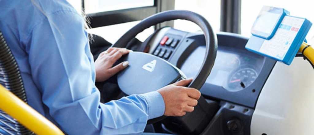 Capacitar&aacute;n a mendocinas en conducci&oacute;n de colectivos: c&oacute;mo inscribirse