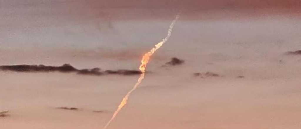 Misterio en Bah&iacute;a Blanca: un objeto luminoso sorprendi&oacute; en el cielo