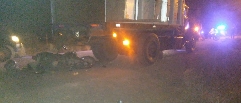 Un joven murió al chocar en su moto contra un camión en Lavalle