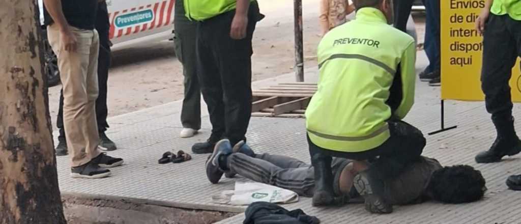 Robo frustrado en un local de ropa en la Cuarta Sección: un detenido