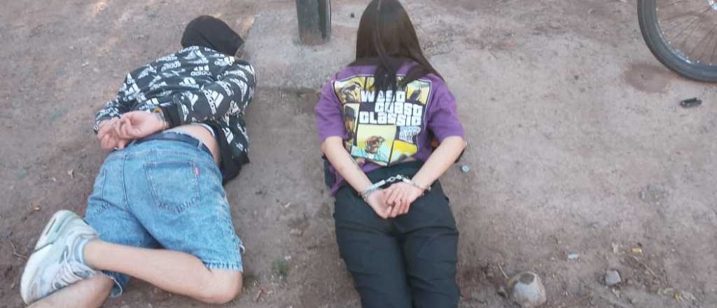Una pareja fue detenida por atacar con cuchillos a dos chicos en el Parque