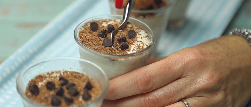 C&oacute;mo hacer un postre de banana split casero en pocos pasos