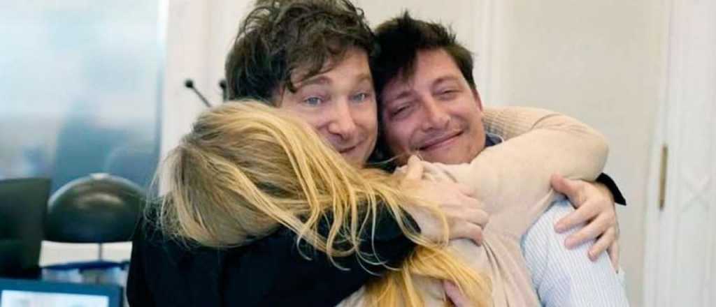 Milei aseguró que el "Triángulo" no se toca y habló de "operaciones"