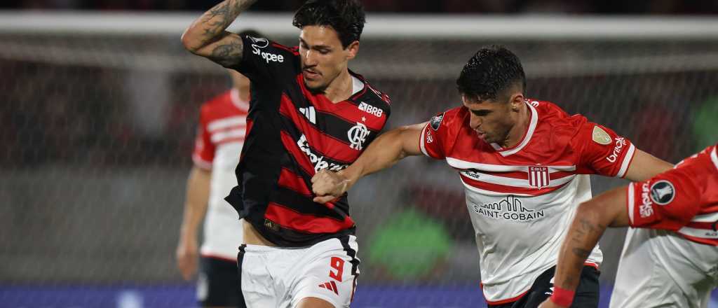 Estudiantes perdió con Flamengo, pero sigue con vida
