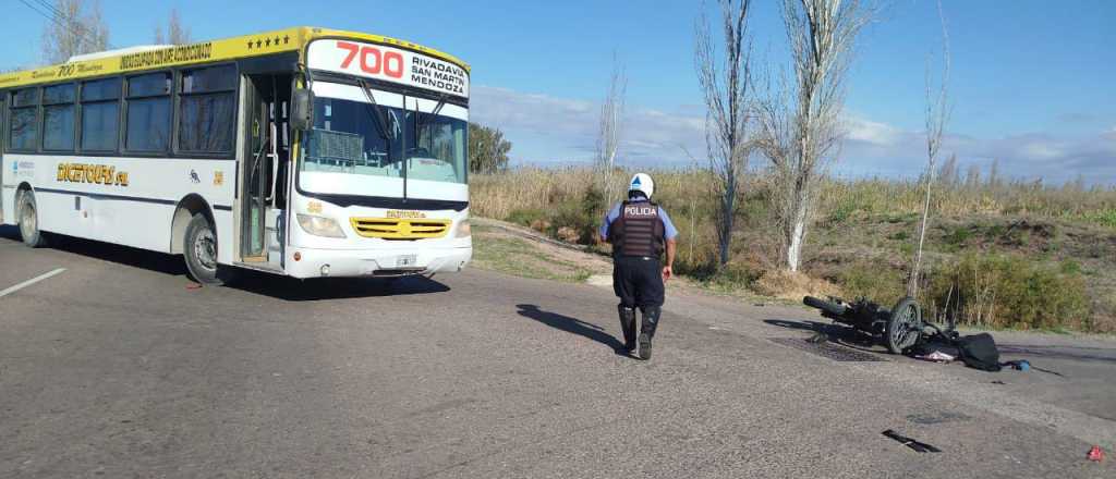 Un motociclista murió tras chocar contra un colectivo en el Este
