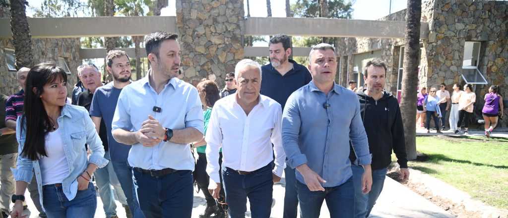 Quincho: campaña en alpargatas, ausentes sin aviso y vinos que delatan