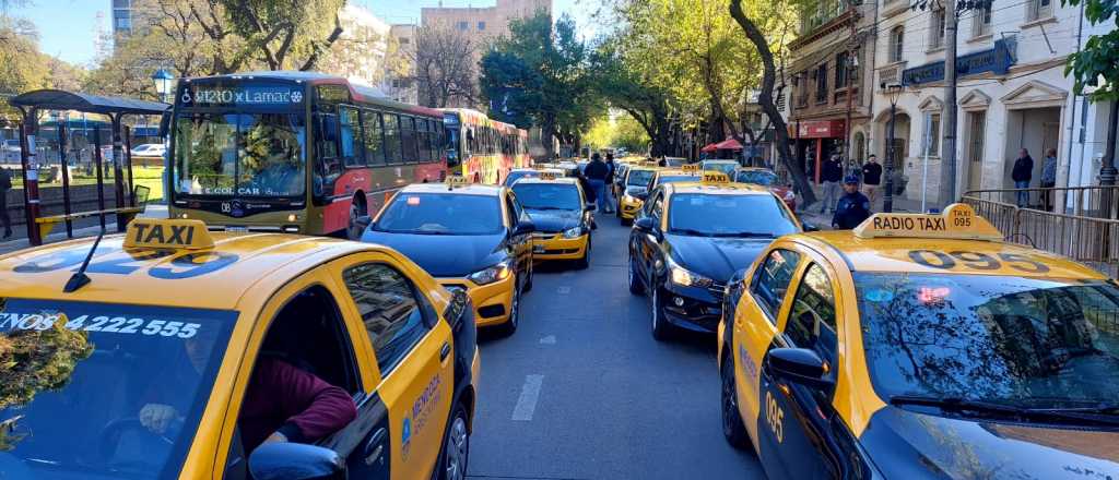 Caravana tachera en el Centro denuncia "competencia desleal"