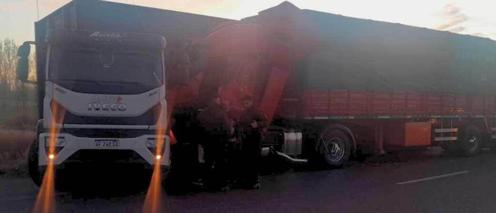 Chocaron dos camiones en la Ruta 7