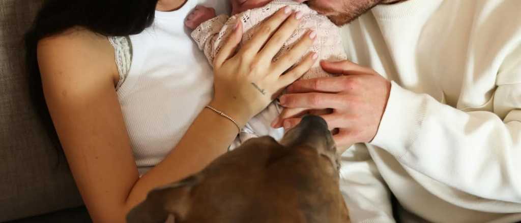 Las primeras imágenes de la hija de Alexis Mac Allister y Ailén Cova