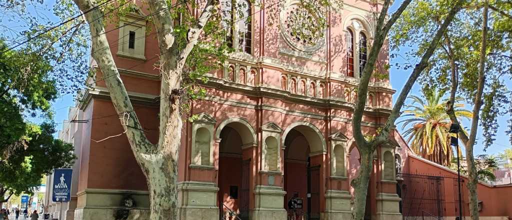 Plaza San Martín: núcleo arquitectónico y museo a cielo abierto de la Ciudad