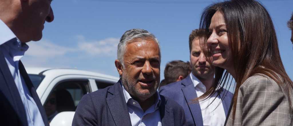 Cornejo viajó a Buenos Aires y regresa a la tarde para recibir a Bullrich