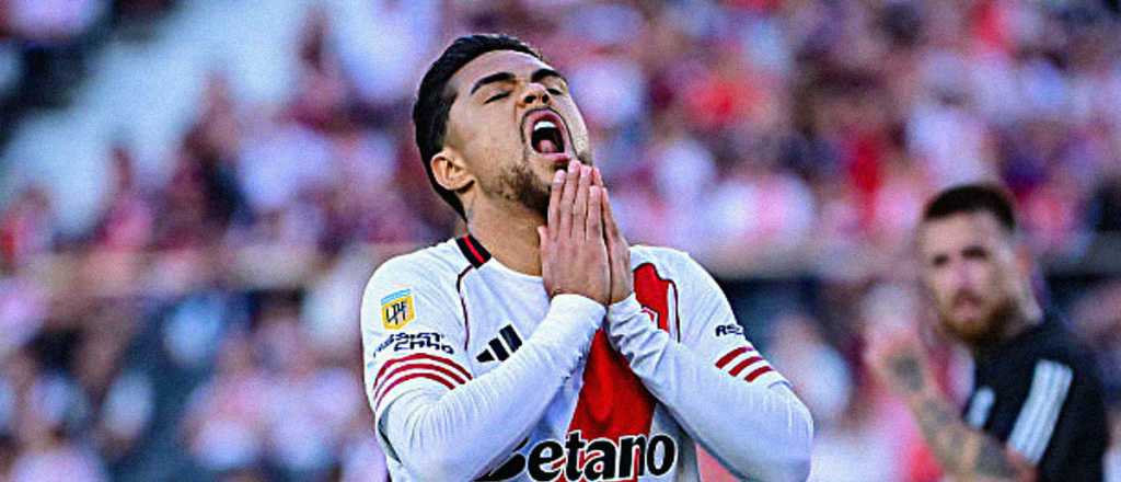 River sufrió una derrota histórica con Riestra y se fue silbado