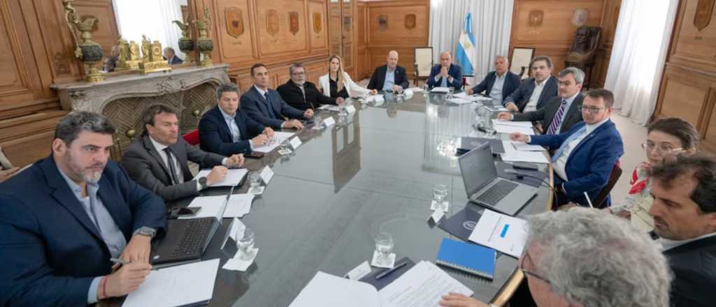 Cornejo debatió una reforma clave en el Consejo de Mayo