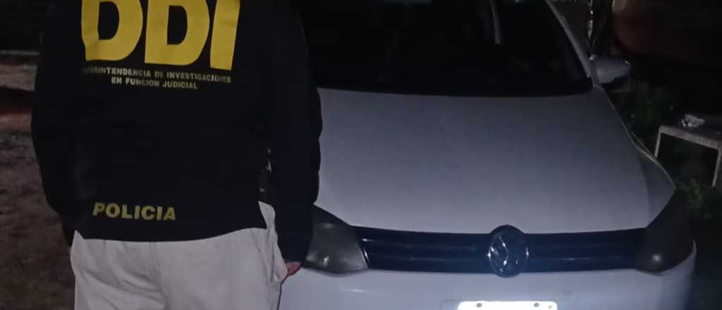 Encontraron el auto que sirvió de "apoyo" en el triple crimen de las chicas