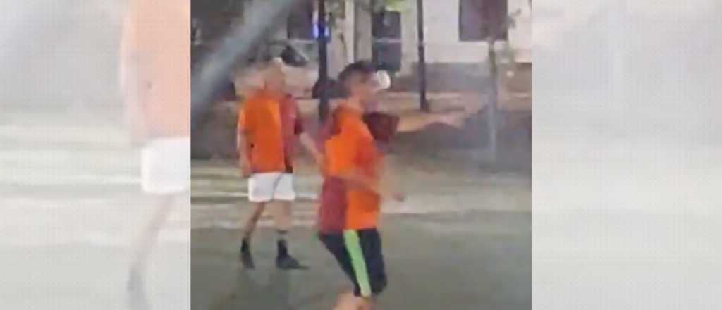 Cornejo casi se olvida de un acto, pero no del "fulbito"