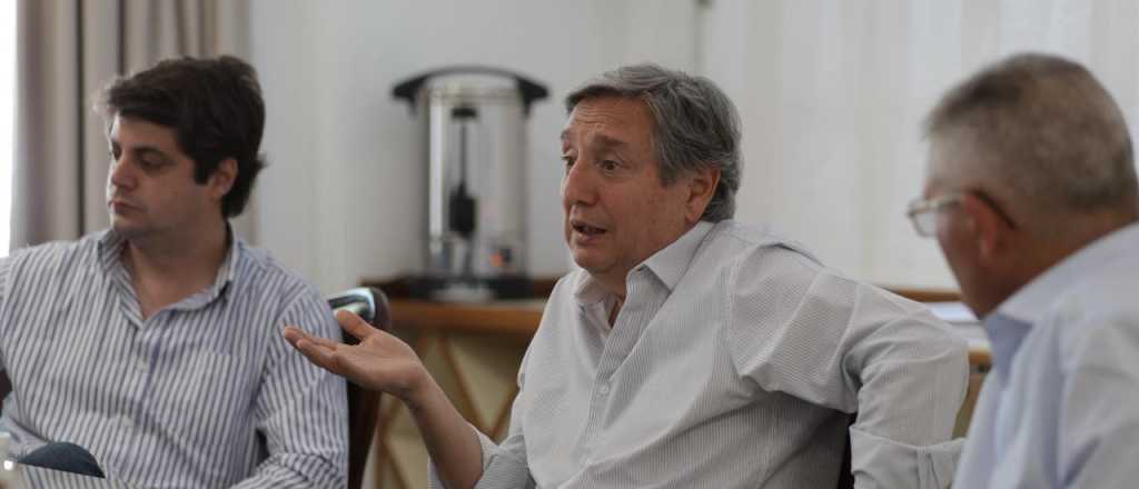 F&eacute;lix: "Con Milei, el vino mendocino est&aacute; en peligro"