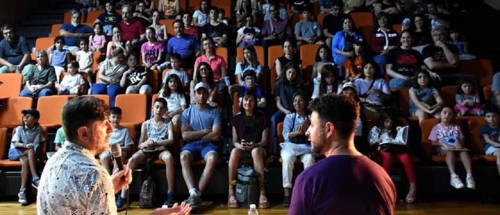 Hoy termina la Feria del Libro con talleres, charlas y poesía