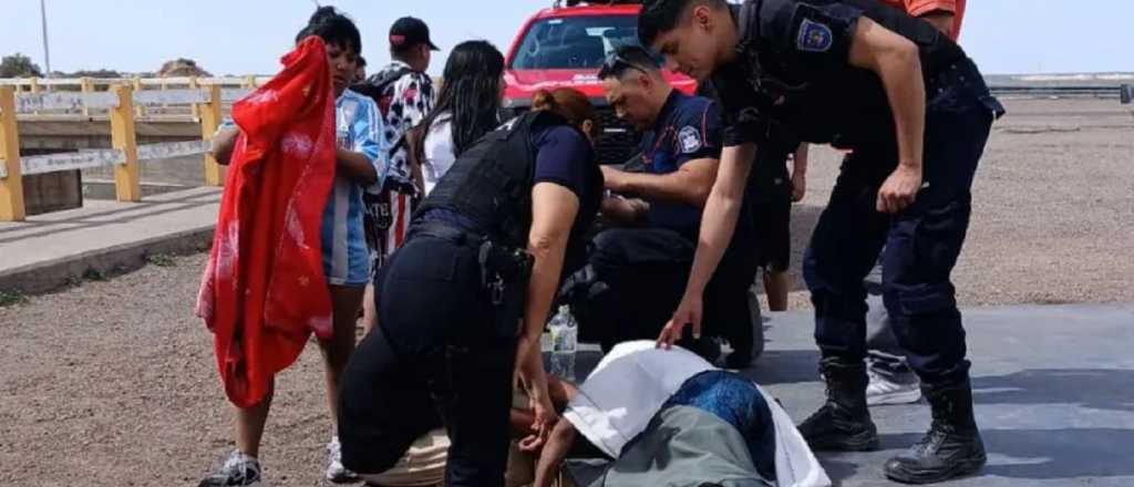 Un joven casi se ahoga en El Carrizal