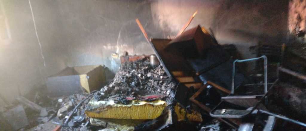 Un incendio destruyó parte de una casa de Junín