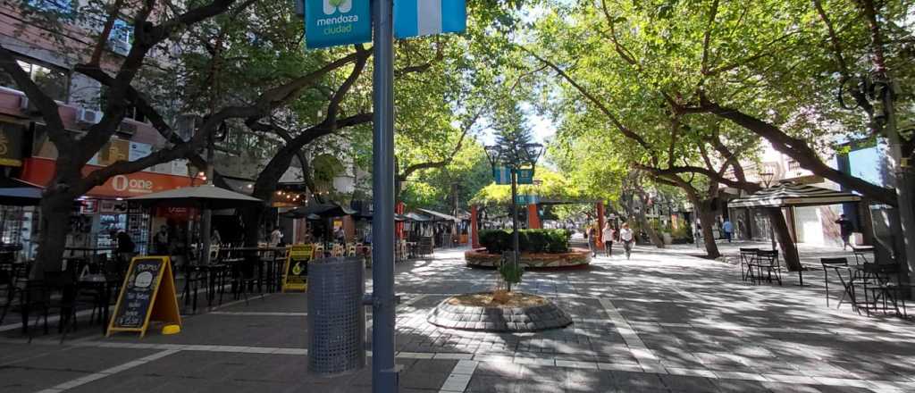 Video: así se preparan los negocios de la Peatonal ante la visita de Milei