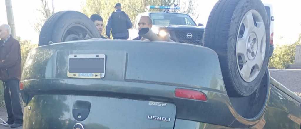 Un choque con vuelco incluido en San Martín dejó tres heridos