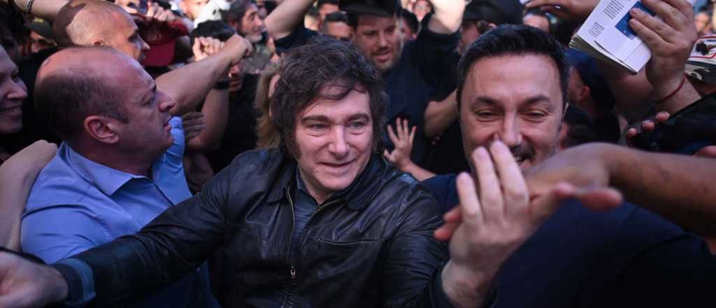 Fotogalería: así fue el intenso paso de Milei por el centro