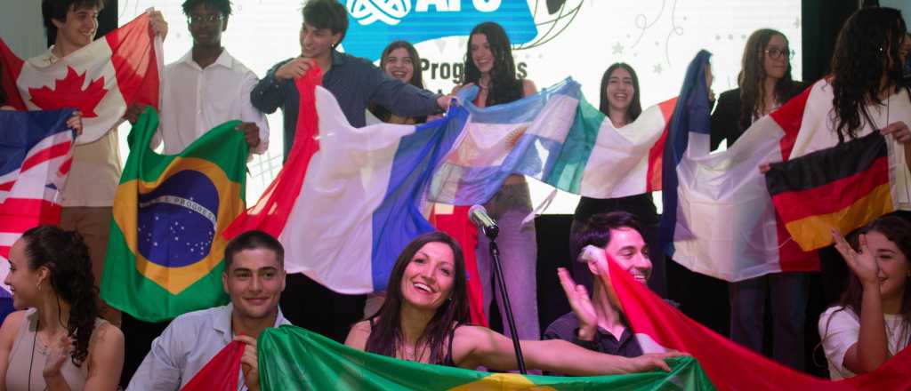 Distinguieron al Colegio Rainbow por su apoyo a la educación global