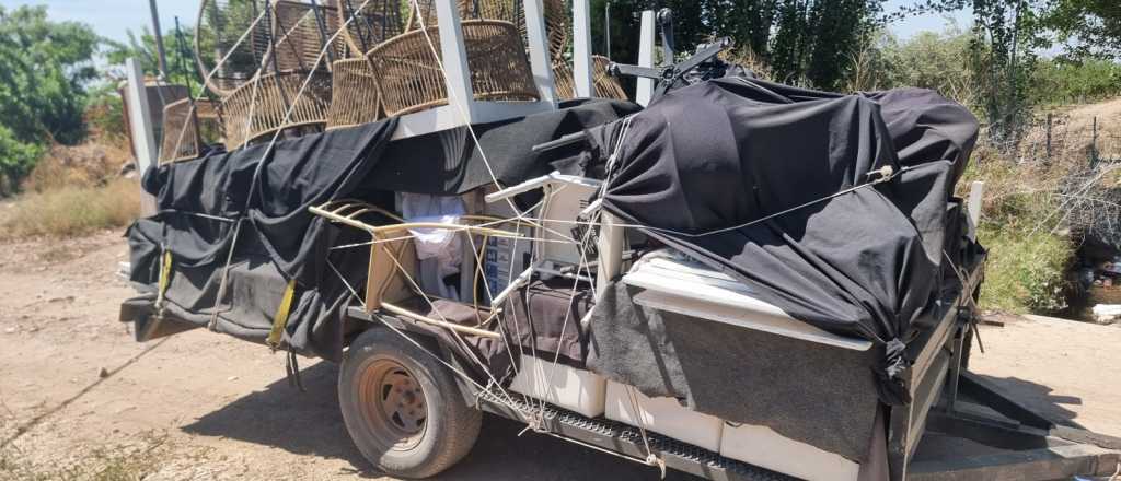 Violento asalto a una mujer en Maipú: le robaron su camioneta y muebles