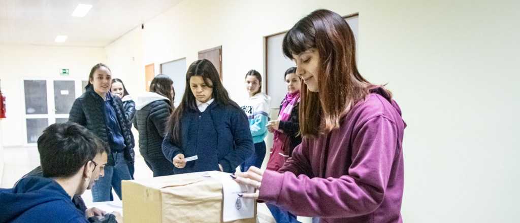 Voto joven 2025: un millón de argentinos "debuta" en las urnas