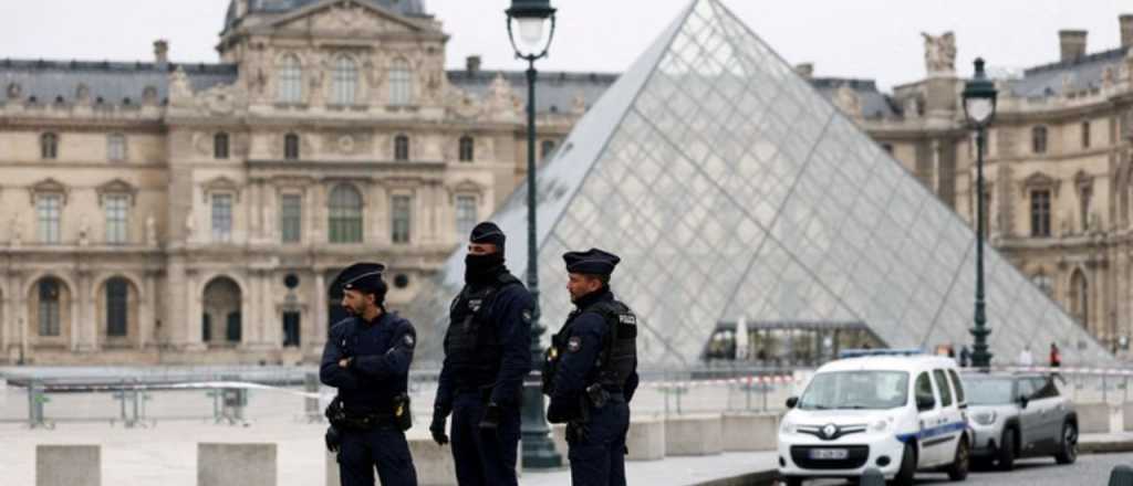 Robo invaluable y de pel&iacute;cula en el Louvre en tan solo 7 minutos