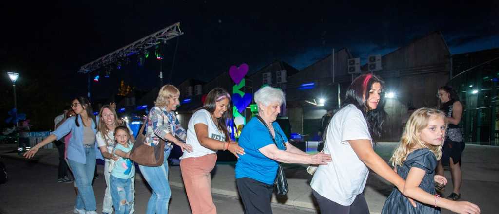 Ciudad celebr&oacute; a las madres con m&uacute;sica, sorteos y emoci&oacute;n en la Nave