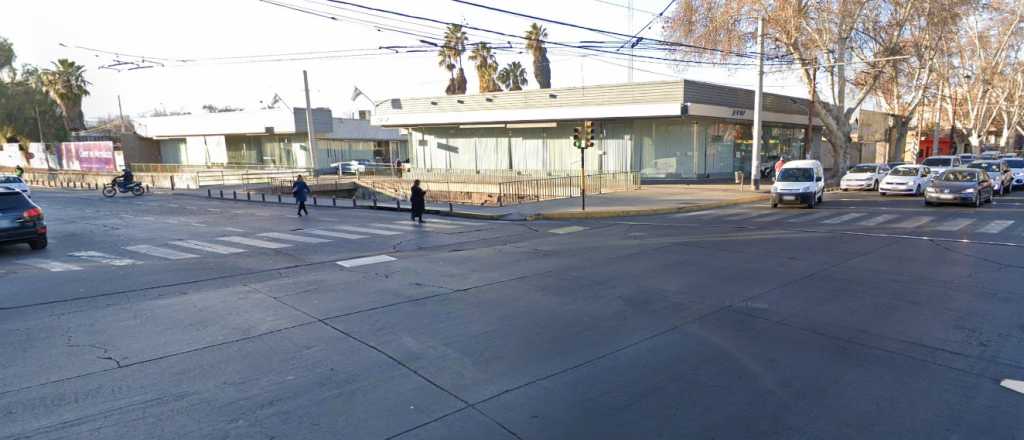 Salieron del boliche en Ciudad, condujo ebrio la moto y chocaron