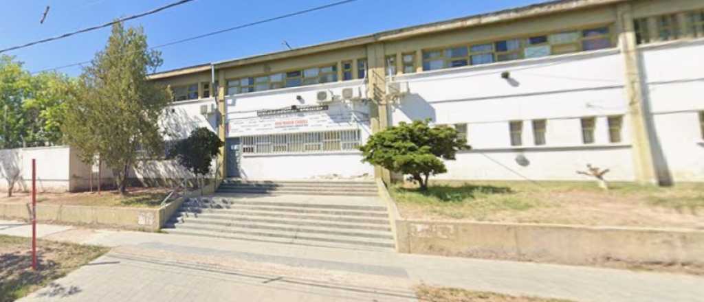 Denuncian amenaza con arma y tocamientos en una escuela de Godoy Cruz
