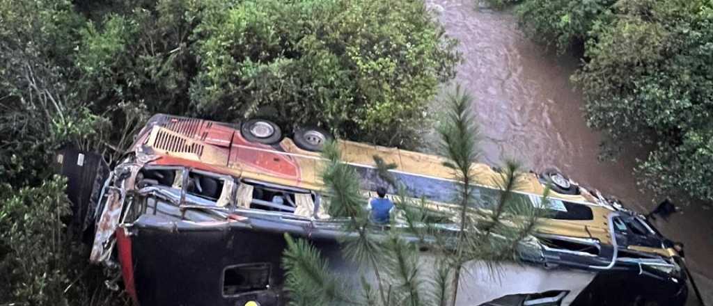 Revelan un audio del conductor que chocó con el colectivo