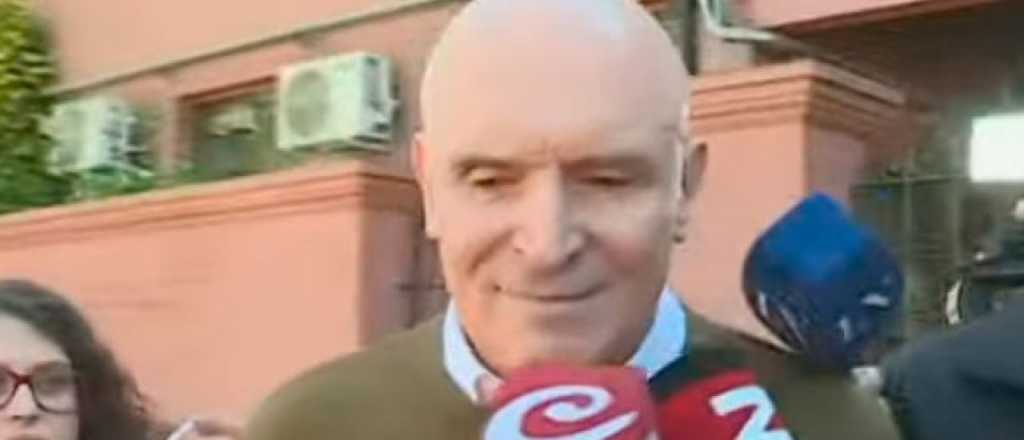 Videos: el blooper de Espert al salir de votar, donde no quiso hacer comentarios